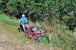 Sestava DAKR Panter FD-3 500 cm3 + s řízenou sedačkou BPR a dvounožovým mulčovačem M 121